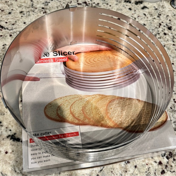 Cake Cutting Tool - Picture 1 of 3